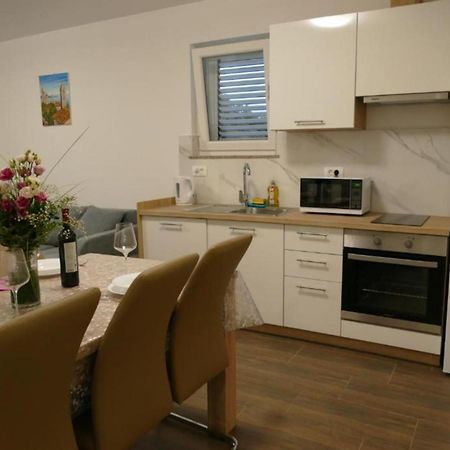 Apartmani Sabbioso โลปาร์ ภายนอก รูปภาพ