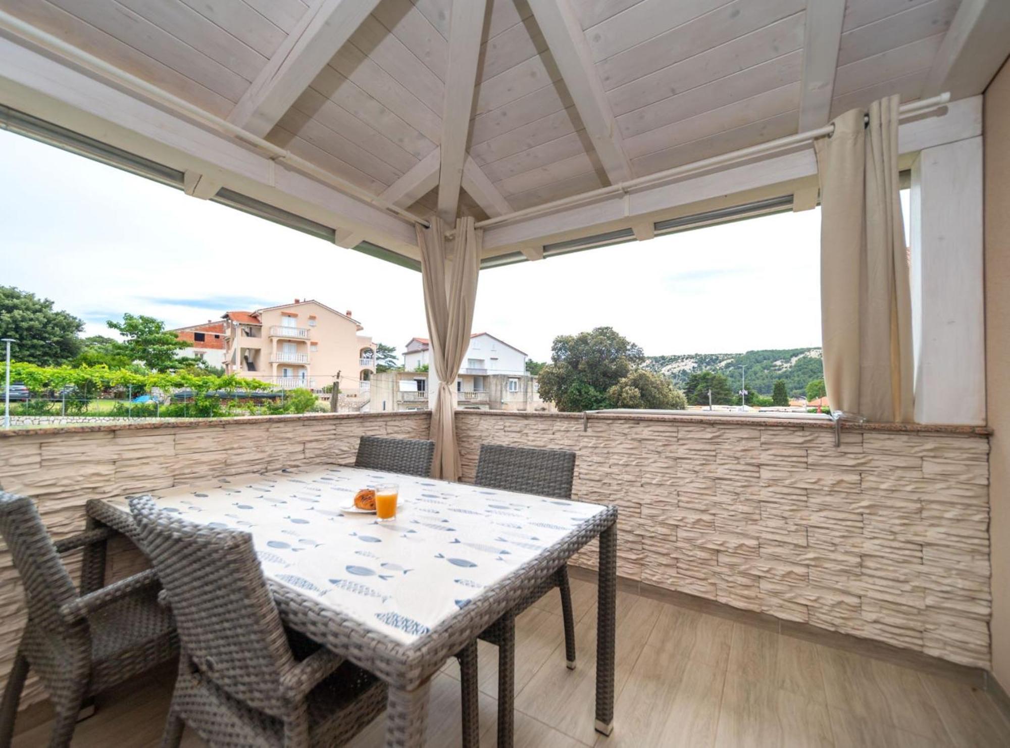 Apartmani Sabbioso โลปาร์ ภายนอก รูปภาพ